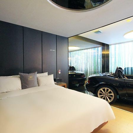 H Drive Hotel Iksan Екстериор снимка