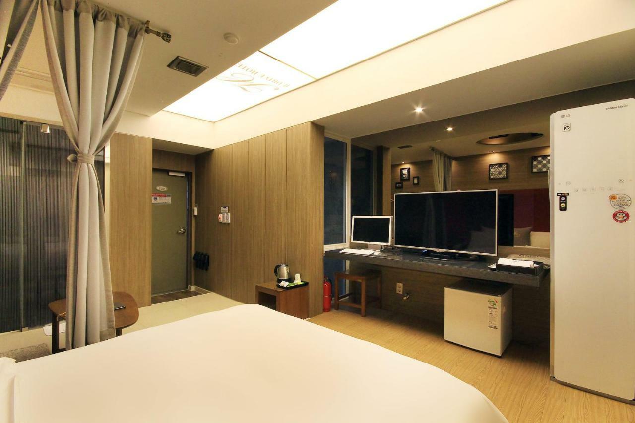 H Drive Hotel Iksan Екстериор снимка