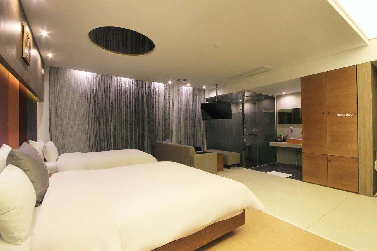 H Drive Hotel Iksan Екстериор снимка