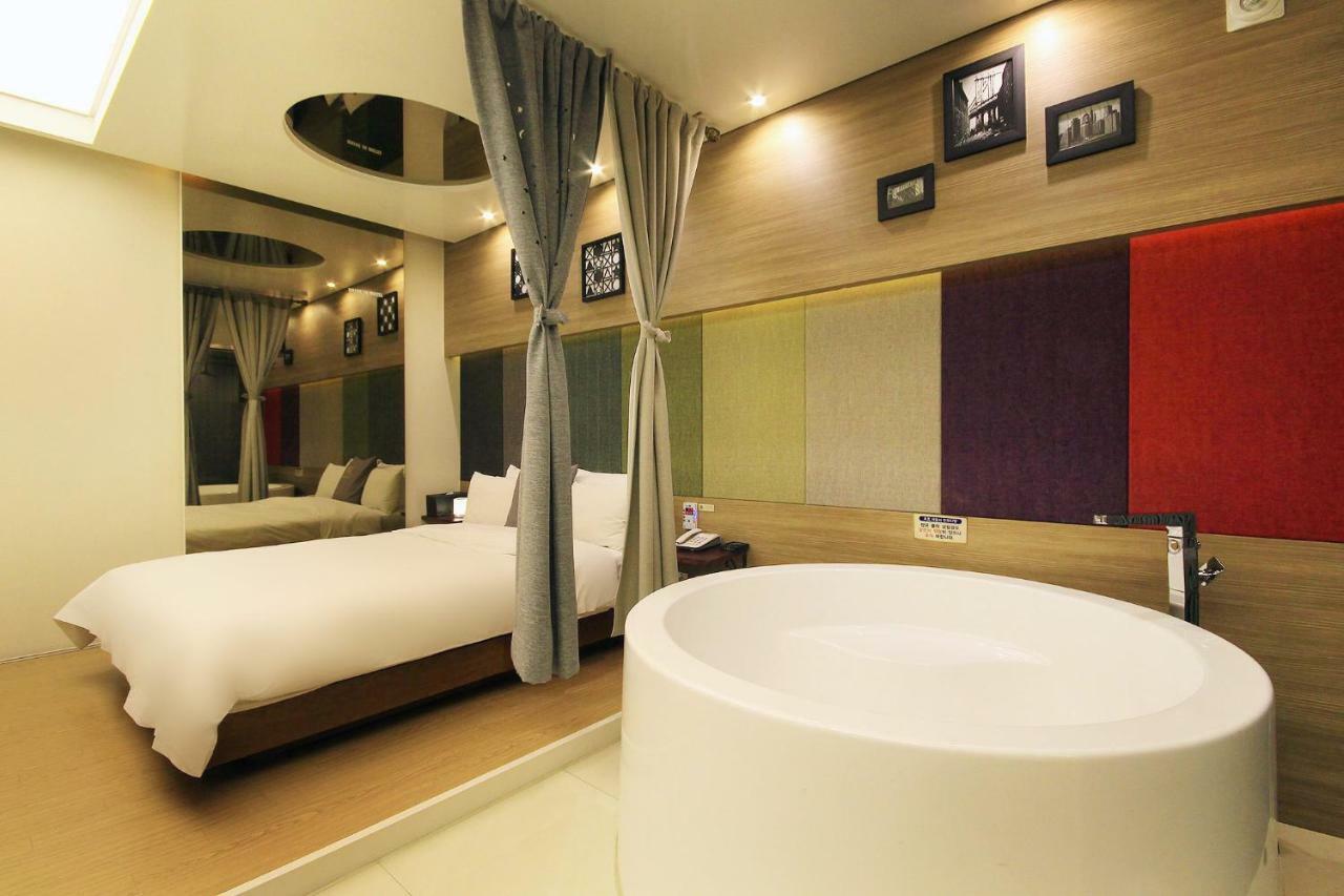 H Drive Hotel Iksan Екстериор снимка