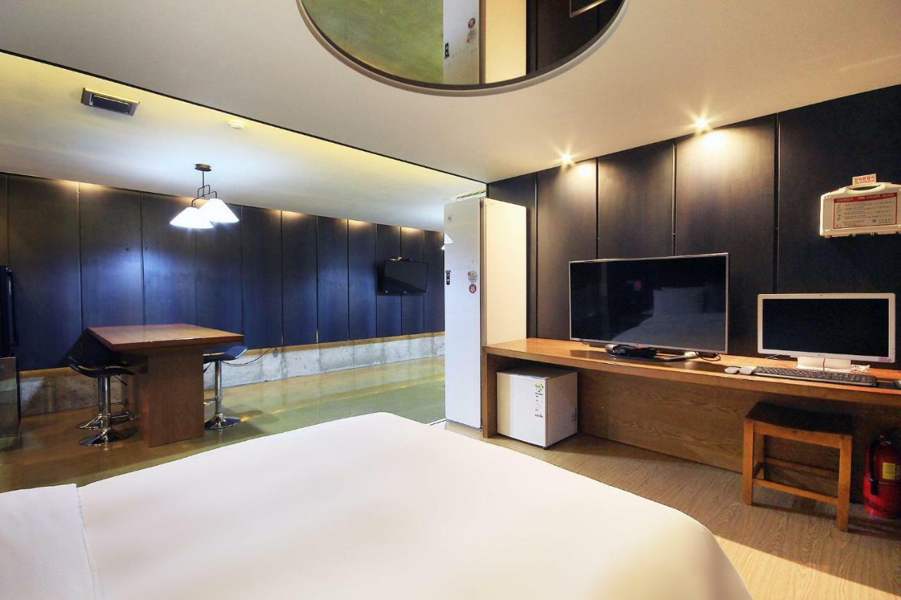 H Drive Hotel Iksan Екстериор снимка