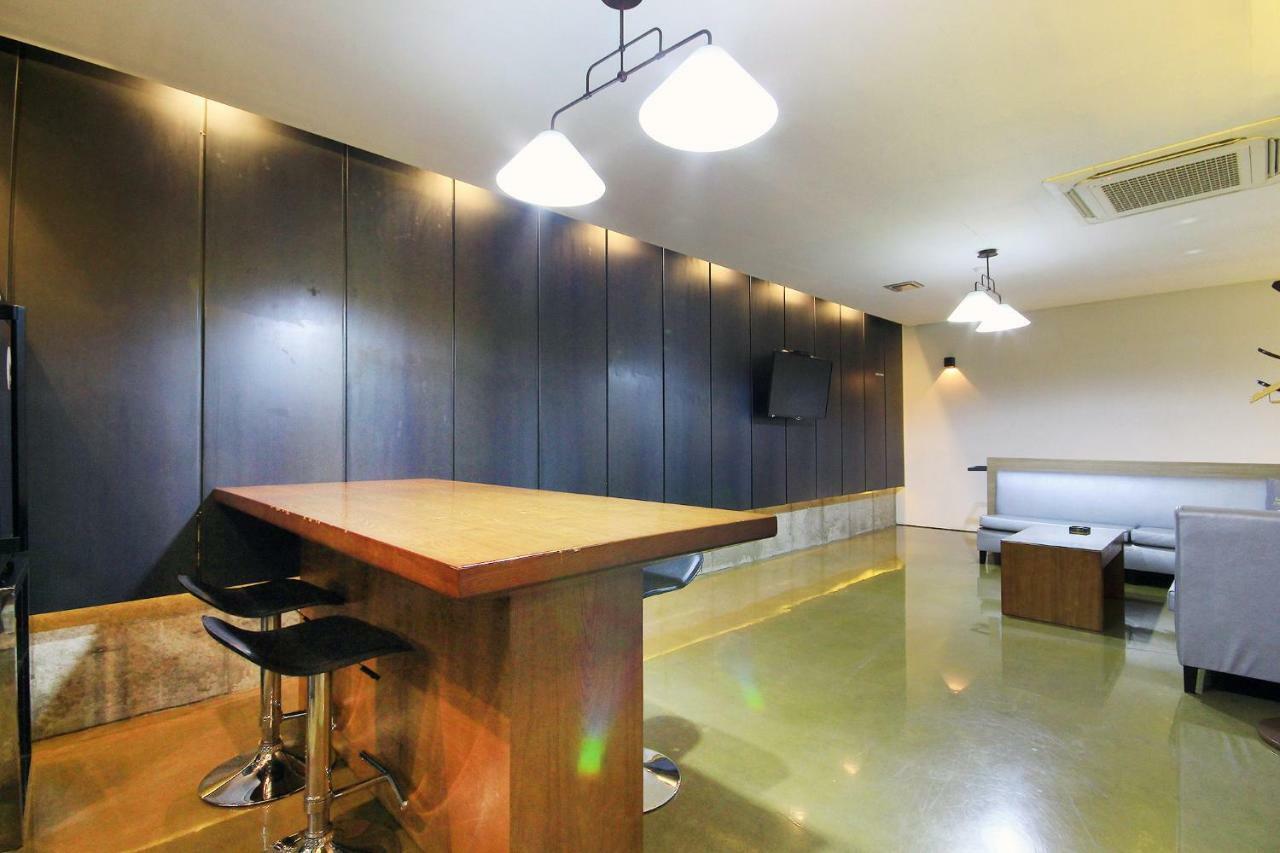 H Drive Hotel Iksan Екстериор снимка